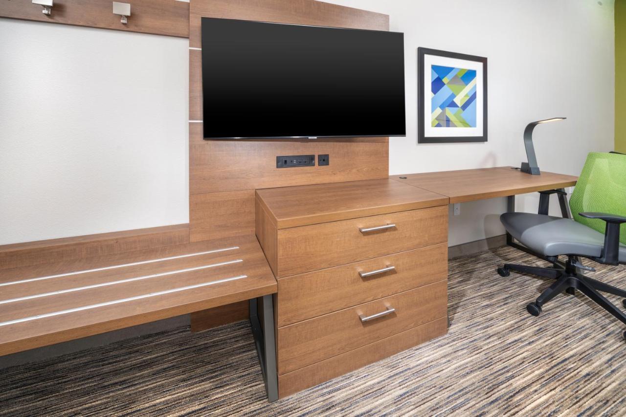 Holiday Inn Express & Suites - Fort Myers Airport By Ihg Экстерьер фото