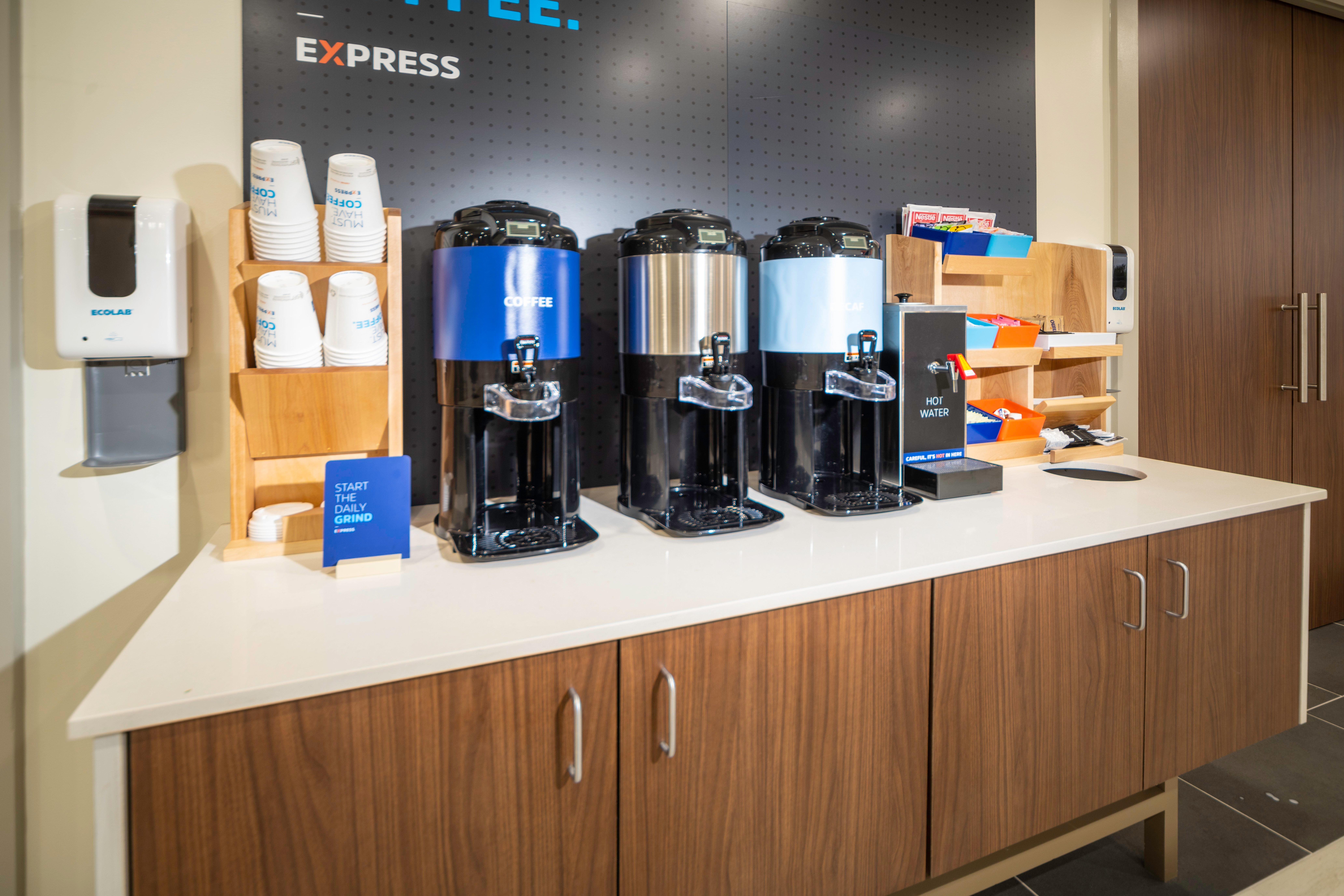 Holiday Inn Express & Suites - Fort Myers Airport By Ihg Экстерьер фото